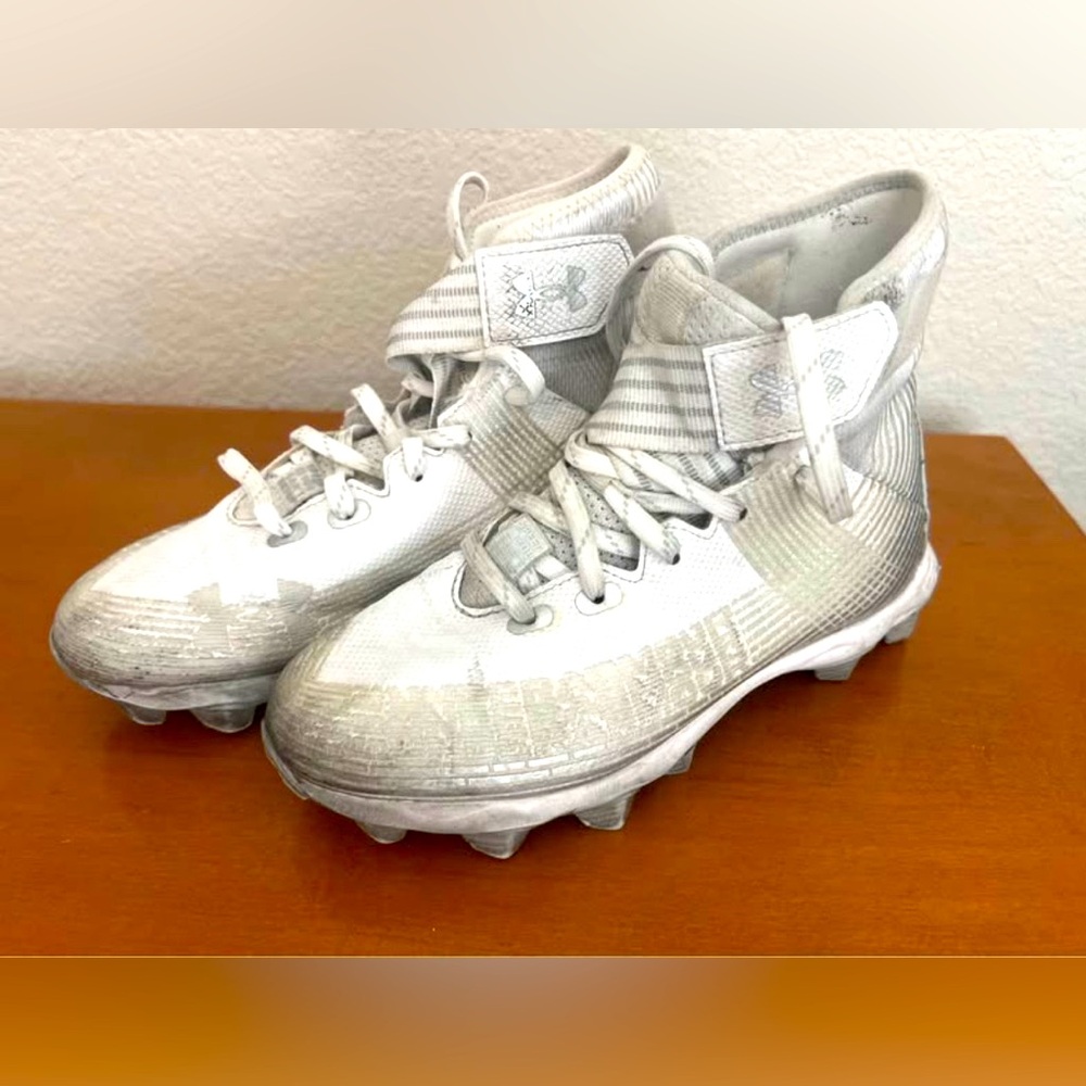 Under Armour Youth Size 4 Football Cleats